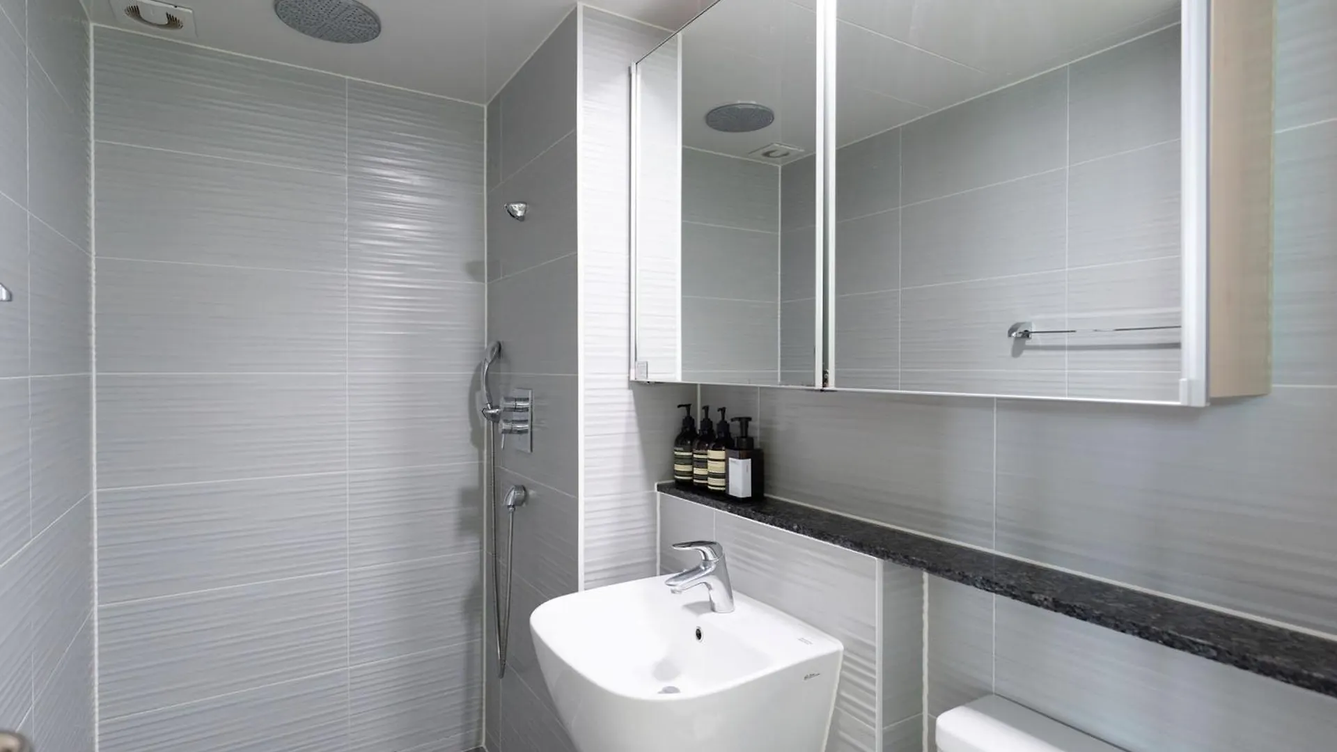 Marant Residence Hotel Busan Station 0*,  South Korea